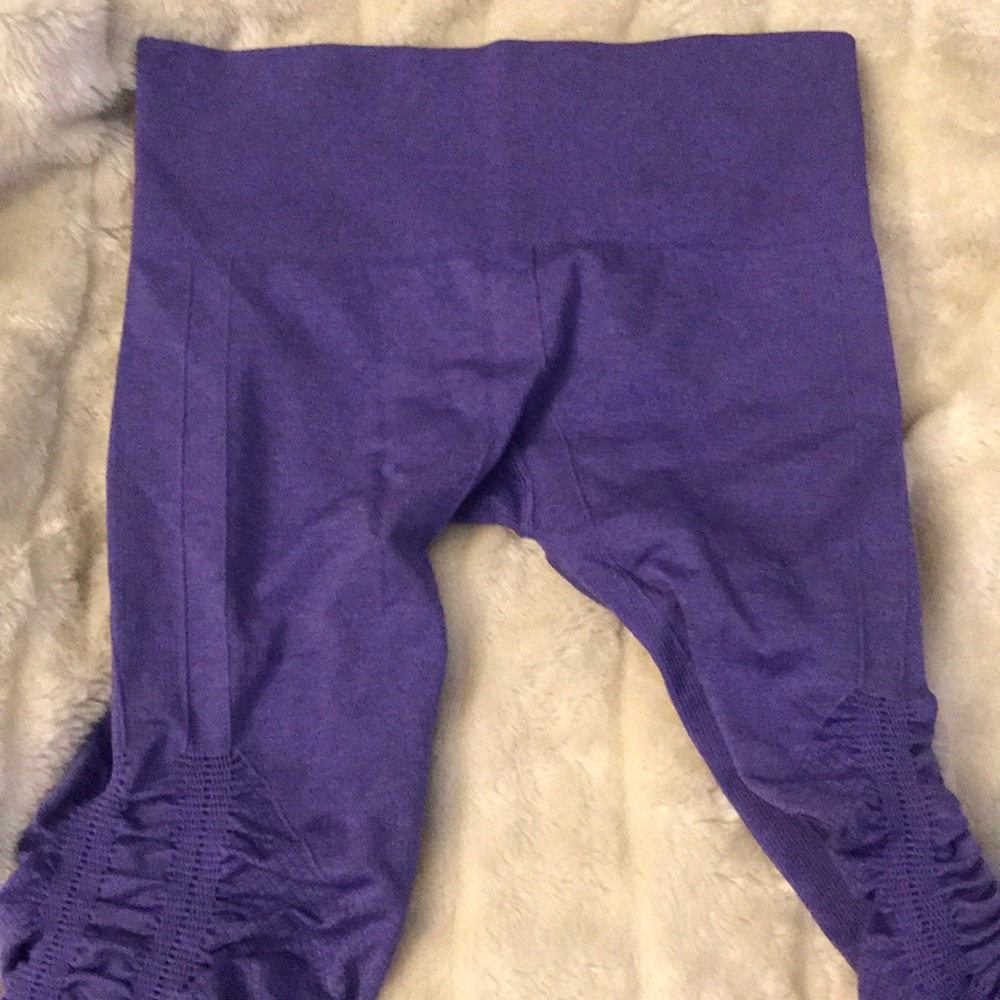 Lululemon In the Flow Crop II Iris Flower